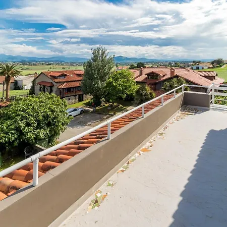 Casa Olas De Holiday home